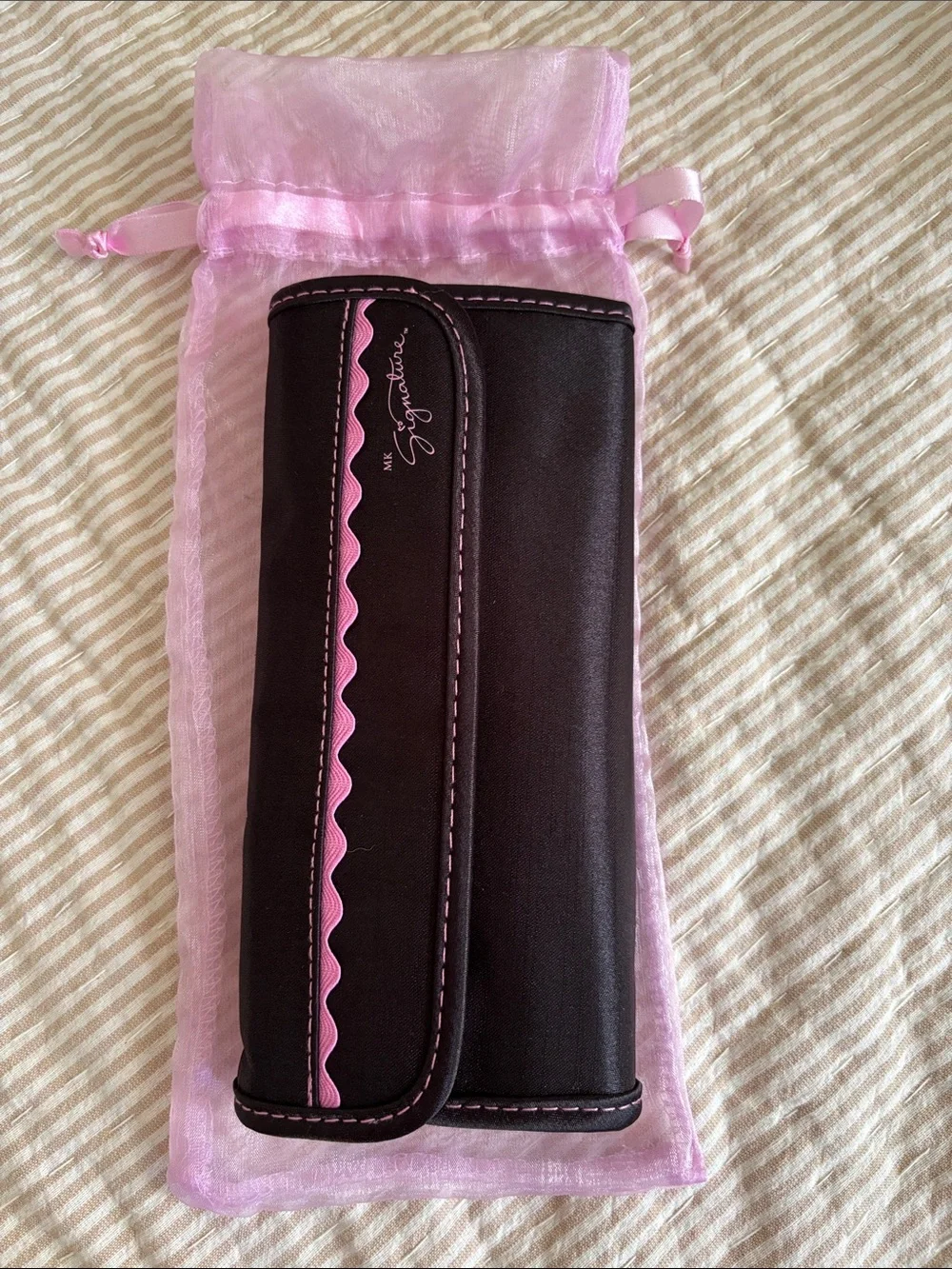 3/30$ 🦋 Mary Kay Signature Black and Pink Travel makeup Brush Set with Case